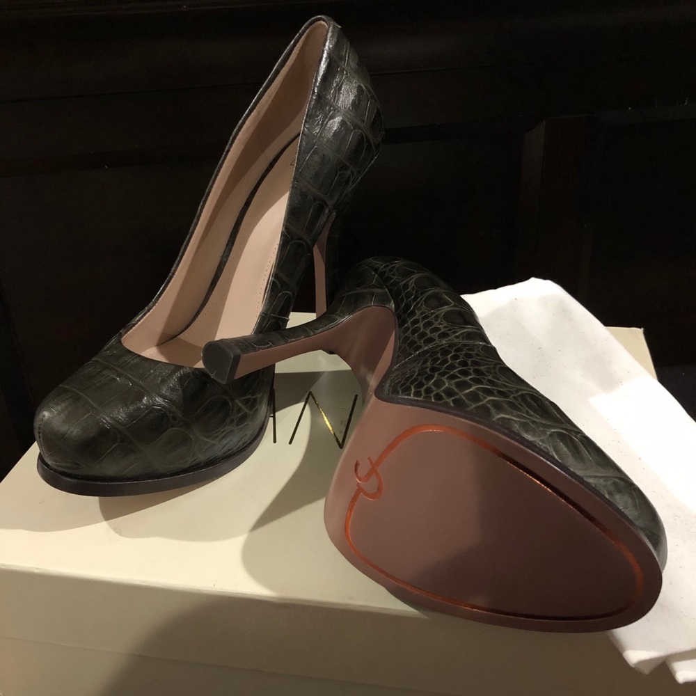 New. Joan & David Leather Shoes. Size 7.
